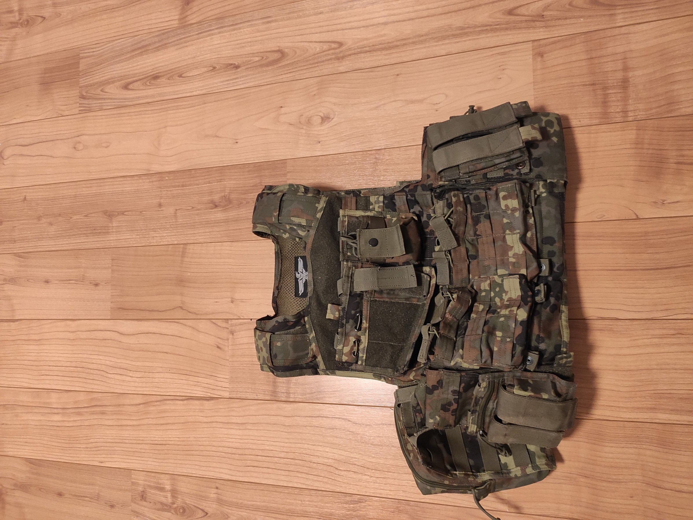 Invadergear Plate Carrier Flecktarn - Airsoft Bazaar