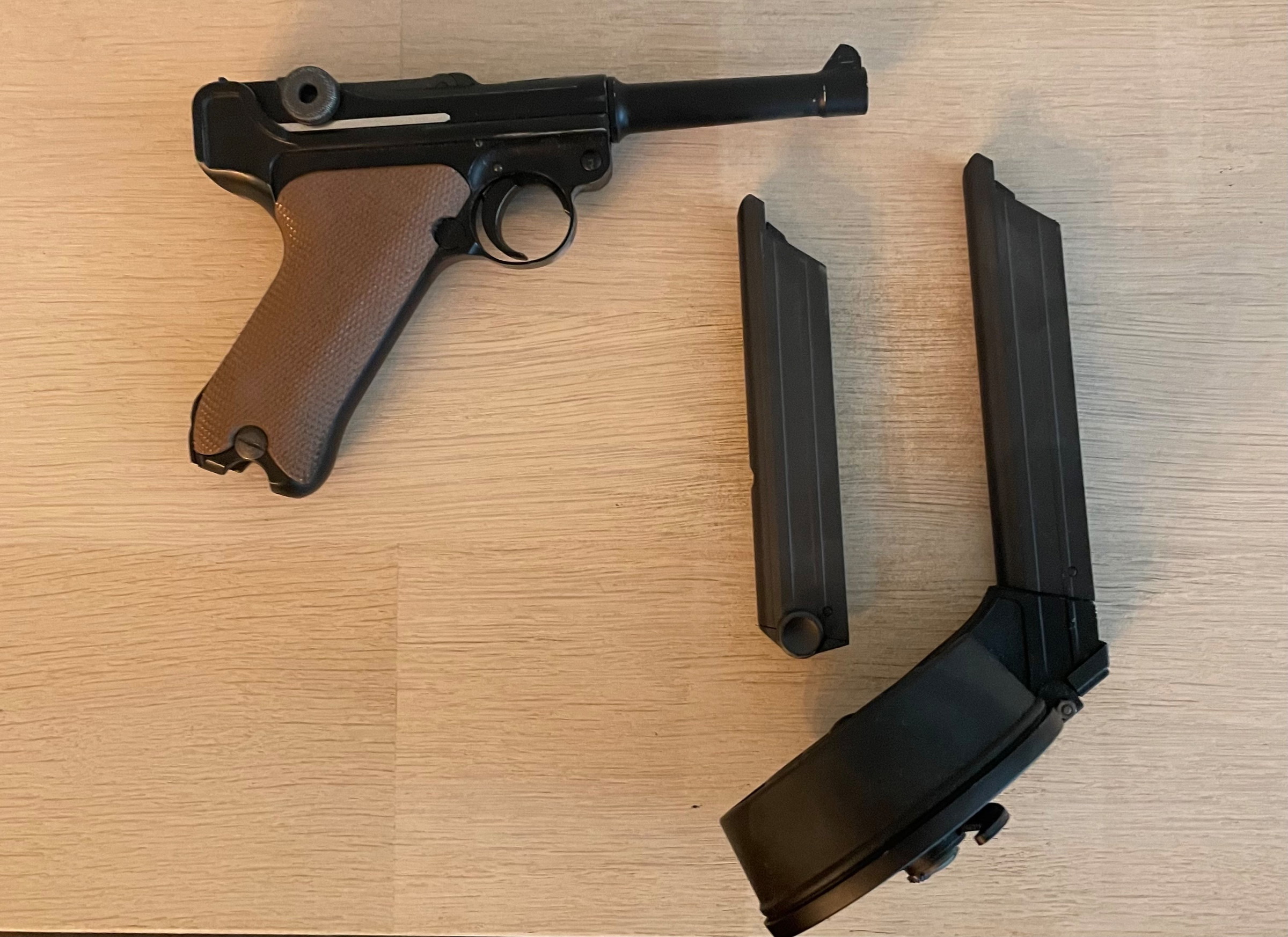 WE P08 Luger + drum mag Airsoft Bazaar