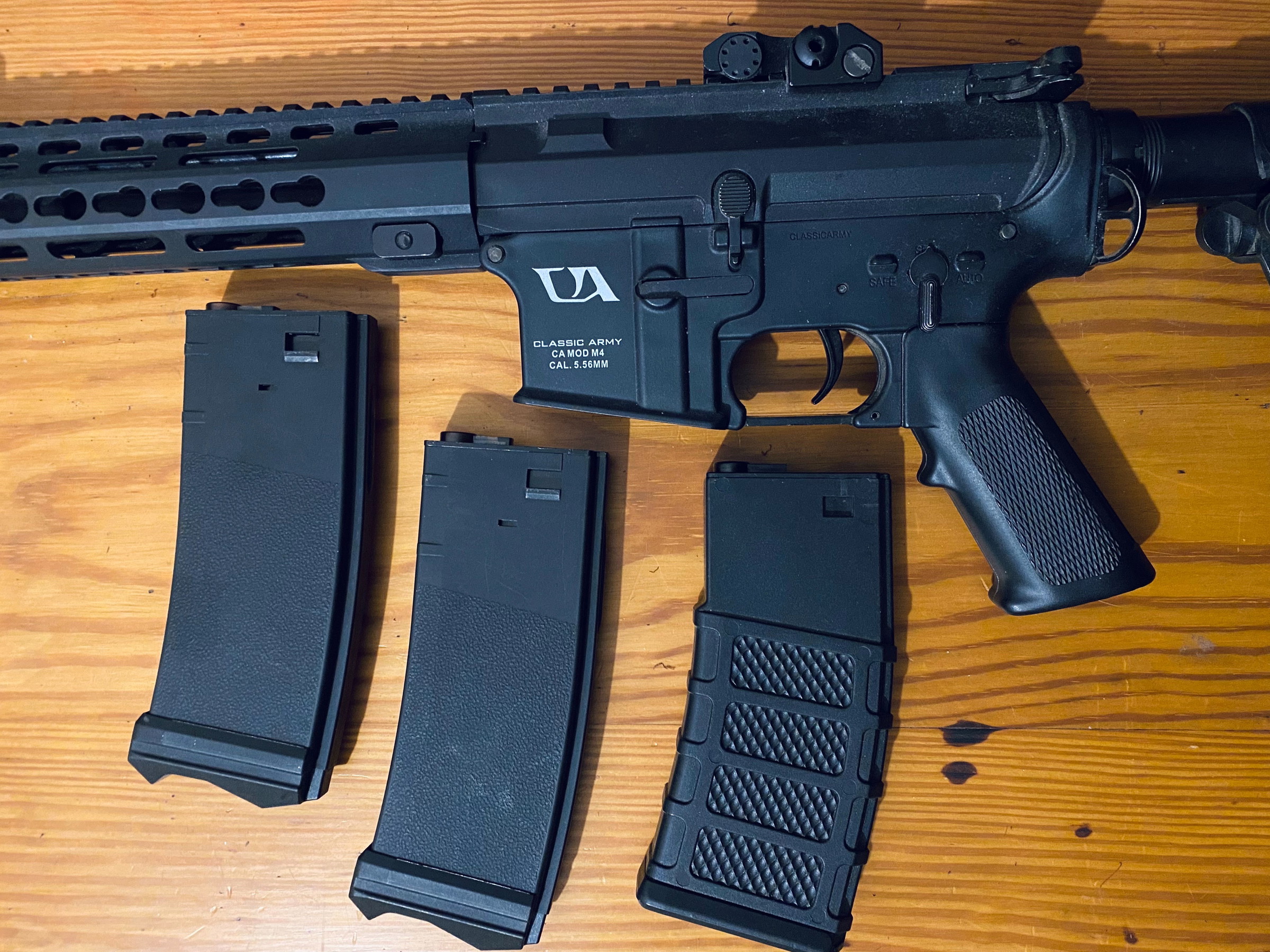 M4 semiautomatic electro gun (CA4 KM12) van CLASSIC ARMY Airsoft Bazaar