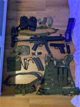 Image for Mp5 pistol op co2 tactical vest met pouches