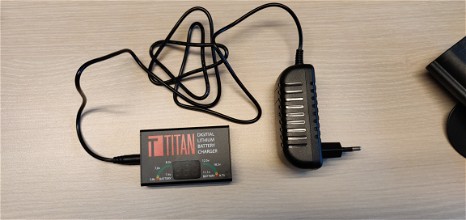 Image pour Digital lithium battery charger - nieuw