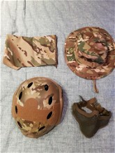 Afbeelding van Multicam kleding, helm, boonie, bandana en OD meshmask