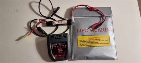 Afbeelding van SWISS ARMS charger + IPOWER 11.1v 1100mah 20C lipo