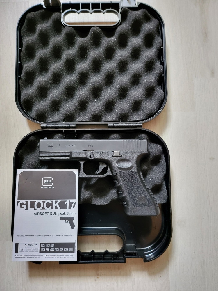 GLOCK 17 Gen 3 Pistol Replica (GHK version) - Airsoft Bazaar